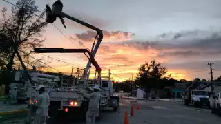 Hay zonas sin luz actualmente en Quintana Roo