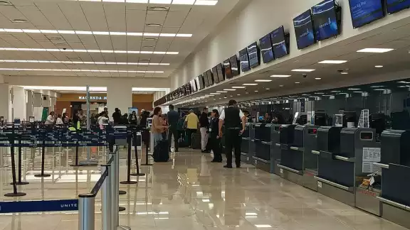 La afluencia de pasajeros en el aeropuerto de Mérida se mantiene con normalidad La afluencia de pasajeros en el aeropuerto de Mérida se mantiene con normalidad