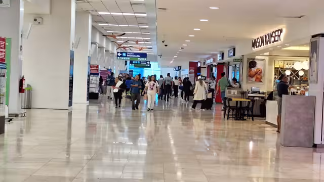 La afluencia de pasajeros se mantiene al mínimo