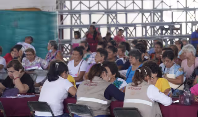 Tras el paso del Huracán Milton, se reanudó el empadronamiento para la Pensión Mujeres del Bienestar en Campeche