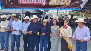 Cabalgata, carreras y música animan la feria de mayo