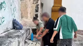 Sorprenden a jóvenes haciendo pintas en el Ex Templo de San José en Campeche; los dejan ir tras acuerdo