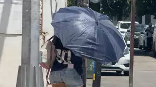 Se recomienda a la población salir protegidos del sol y mantenerse hidratados