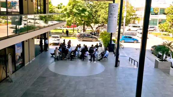 Funcionarios se reunieron con los empresarios, quienes exigían la verificación de los cobros Funcionarios se reunieron con los empresarios, quienes exigían la verificación de los cobros
