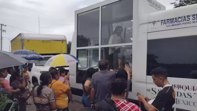 Feligreses se reunieron en las calles para ver a San Judas Tadeo; se espera un recorrido por todas las iglesias