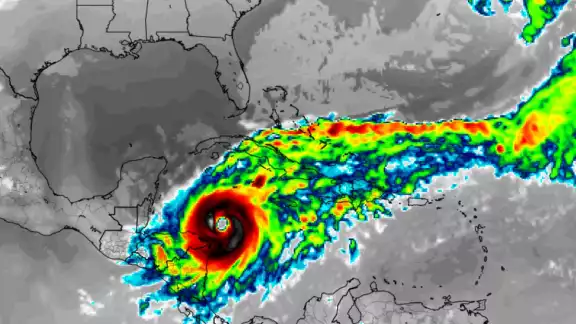 La Tormenta Tropical Sara avanza sobre el Mar Caribe La Tormenta Tropical Sara avanza sobre el Mar Caribe