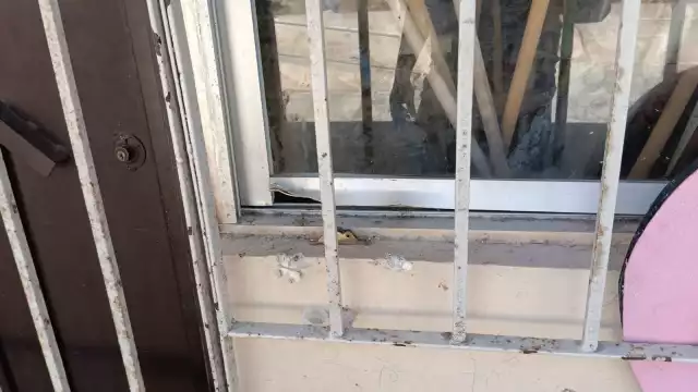 Vecinos dieron alerta a las autoridades al percatarse de los pandilleros, quienes dejaron daños visibles