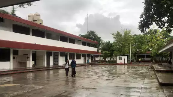 Un total de 370 mil 972 alumnos de todos los niveles, se quedó en casa por las lluvias en la Zona Norte