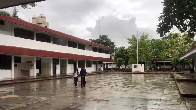 Un total de 370 mil 972 alumnos de todos los niveles, se quedó en casa por las lluvias en la Zona Norte