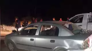 Auto sin luces provoca fuerte choque en Xpujil: joven motociclista hospitalizado