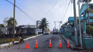 Los vecinos de las colonias Guadalupe, Ejidal y Bicentenario, comentaron que no están en contra de los trabajos que viene haciendo la CFE, si no de la falta de avisos sobre los cortes