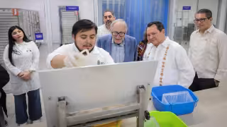 “Los felicito por estos estudios que tienen ustedes”: David Kershenobich destaca exitosa técnica para reducir el dengue en Yucatán