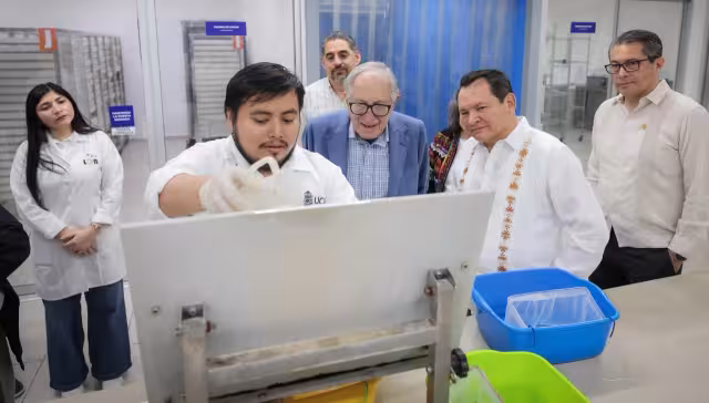 Autoridades estatales y federales revisan exitosa técnica para reducir enfermedades como el dengue