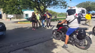Campeche: Automóvil impacta a motocicleta en avenida Concordia y deja dos lesionados