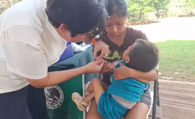 Vacunación masiva en Tenabo: inicia jornada anual de salud