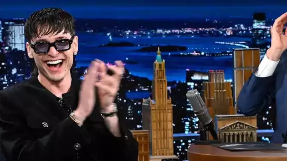 ¿Imaginabas a Jimmy Fallon disfrazado de Peso Pluma?