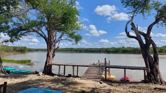 Actualmente, este depósito natural de agua se ha convertido en un parador, donde se recibe a cientos de paseantes nacionales Actualmente, este depósito natural de agua se ha convertido en un parador, donde se recibe a cientos de paseantes nacionales