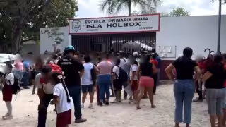 Padres de familia se movilizan para cubrir gastos funerarios