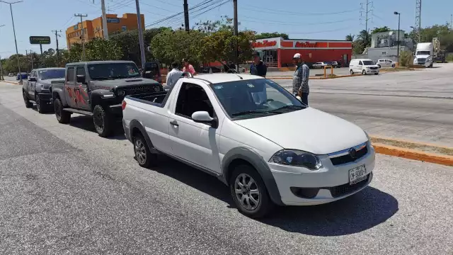 Fuerte colisión por alcance entre particulares.