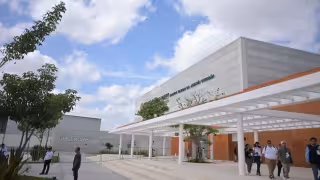 Luego de tres años de trabajos, este domingo 17 de mayo se inaugura oficialmente el Hospital Agustín O'Horán de Mérida, considerado el más grande del Sureste y de Centroamérica.