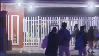 Debido a las bajas temperaturas, padres de familia piden cambio de horario de ingreso