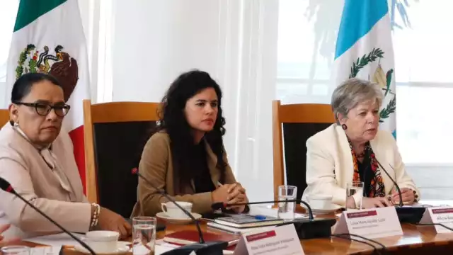 Funcionarias mexicanas participantes en la reunión con Guatemala