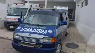 Mujer resulta con lesiones graves tras salirse de la carretera en Chetumal