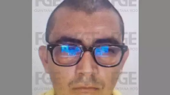 El condenado deberá cubrir una multa de 331 mil 968 pesos, así como 1 millón 37 mil 200 por reparación del daño material y 12 mil 446 pesos por gastos funerarios