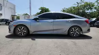 Aseguran un auto con reporte de robo en Playa del Carmen