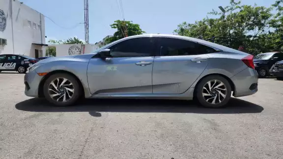El auto quedará a disposición de la FGE El auto quedará a disposición de la FGE