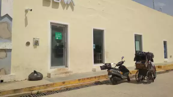 Diego Armando Yerves González alertó sobre el robo de la tarjeta de débito de su madre en un BBVA Bancomer en Hopelchén. Diego Armando Yerves González alertó sobre el robo de la tarjeta de débito de su madre en un BBVA Bancomer en Hopelchén.