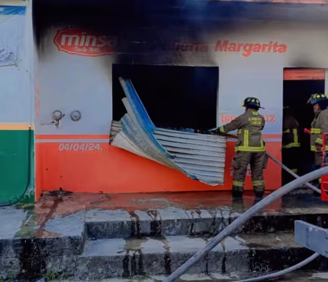 Vecinos de la Supermanzana 308 logran evitar incendio de tortillería en Cancún.