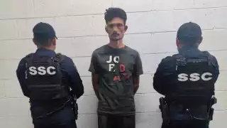 El sujeto agredió verbalmente a los elementos y adoptó una conducta hostil y evasiva