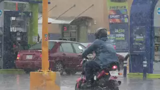 Se recomienda a la población cancunense salir con precaución debido al pronostico de lluvias