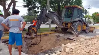 Dos fracturas en tuberías del Smapac dejaron sin agua al 90% de Campeche.