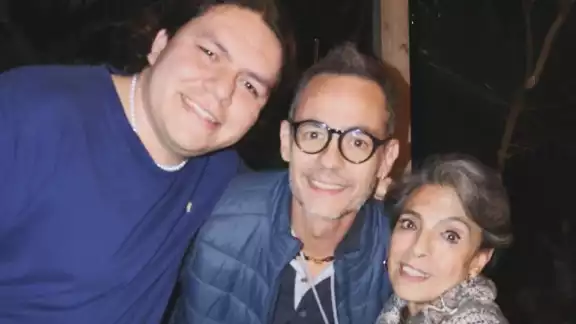 El actor Aitor Iturrioz añadió una nueva profesión a sus actividades, también vende departamentos