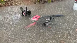 Fuertes lluvias inundan la zona norte de Benito Juárez; fraccionamientos y vehículos afectados