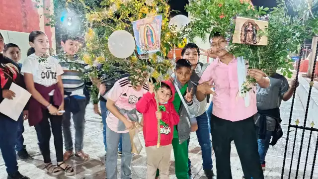 Durante los primeros días de diciembre, las calles se llenan con infantes que piden su aguinaldo