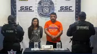 Detienen a dos veracruzanos por posesión de presuntos narcóticos en Playa del Carmen