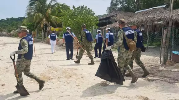 Campaña ambiental retira residuos contaminantes en playas de Campeche Campaña ambiental retira residuos contaminantes en playas de Campeche