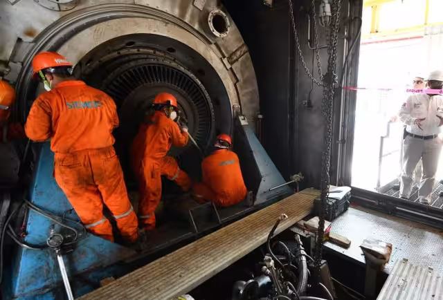 Entre las causas del retiro figuran el deterioro de la calificación crediticia de Pemex