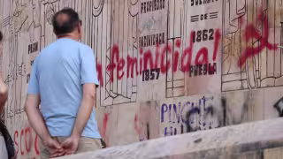 Abogados piden respeto al Monumento a la Patria de Mérida tras daños en la manifestación del 8M