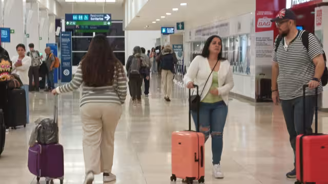 Los vuelos de la mañana que arribaron a la capital son dos de Volaris, tres de Aeroméxico y dos de Viva.