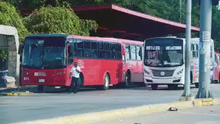 Sólo cinco empresas dan el servicio, sufriendo las consecuencias los habitantes y turistas por ser deficiente y poco confiable