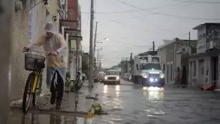 Para hoy se pronostica ambiente caluroso, cielo nublado y potencial de precipitaciones intensas