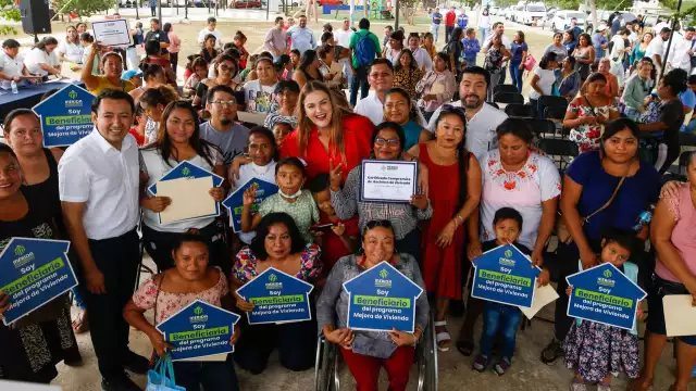 El Ayuntamiento de Mérida entregó 392 acciones de vivienda, con inversión de más de 26 mdp