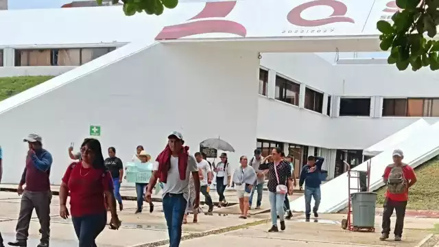 Estudiantes de telesecundaria, sin acceso a aulas en Bacalar