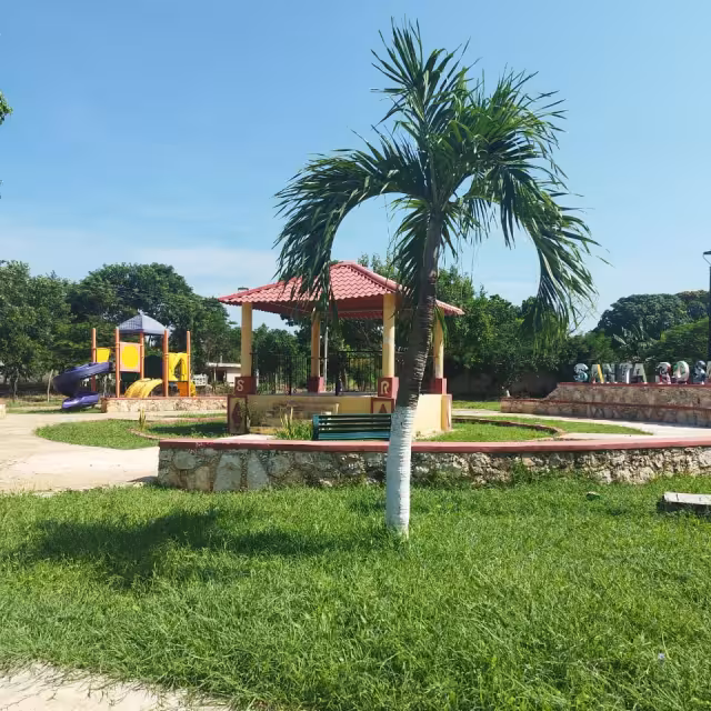 Habitantes de Santa Rosa, en Tenabo, denuncian constantes fallas en el suministro de energía eléctrica.