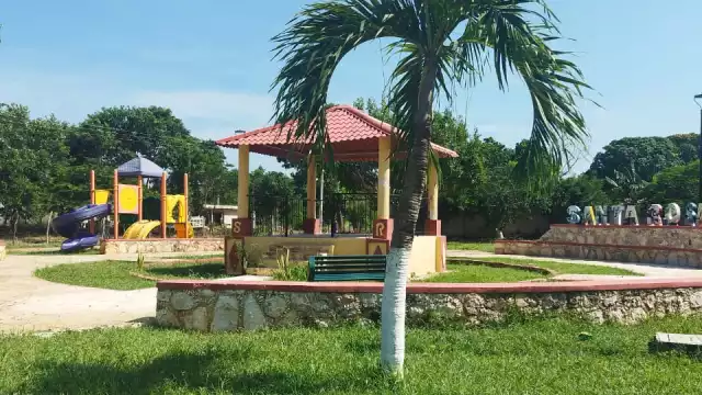 Habitantes de Santa Rosa, en Tenabo, denuncian constantes fallas en el suministro de energía eléctrica.