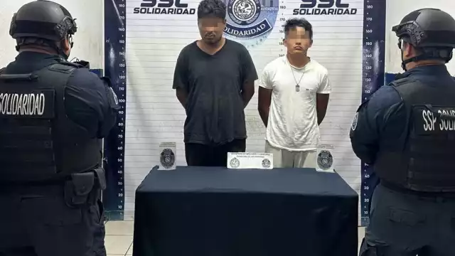 Policías fueron agredidos mientras investigaban sobre disparos.